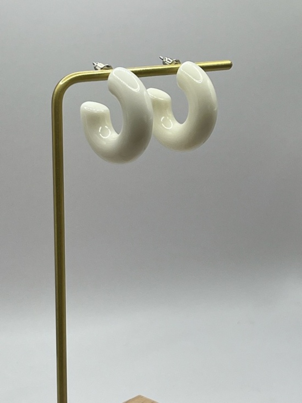 Cream Retro Acrylic Resin Hoop Earrings